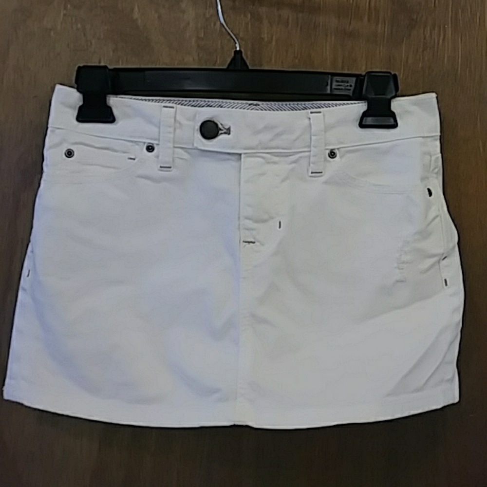 Gap, Limited edition.
